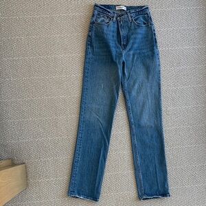 Abercrombie & Fitch High-Rise Straight Leg Jeans - Medium Blue